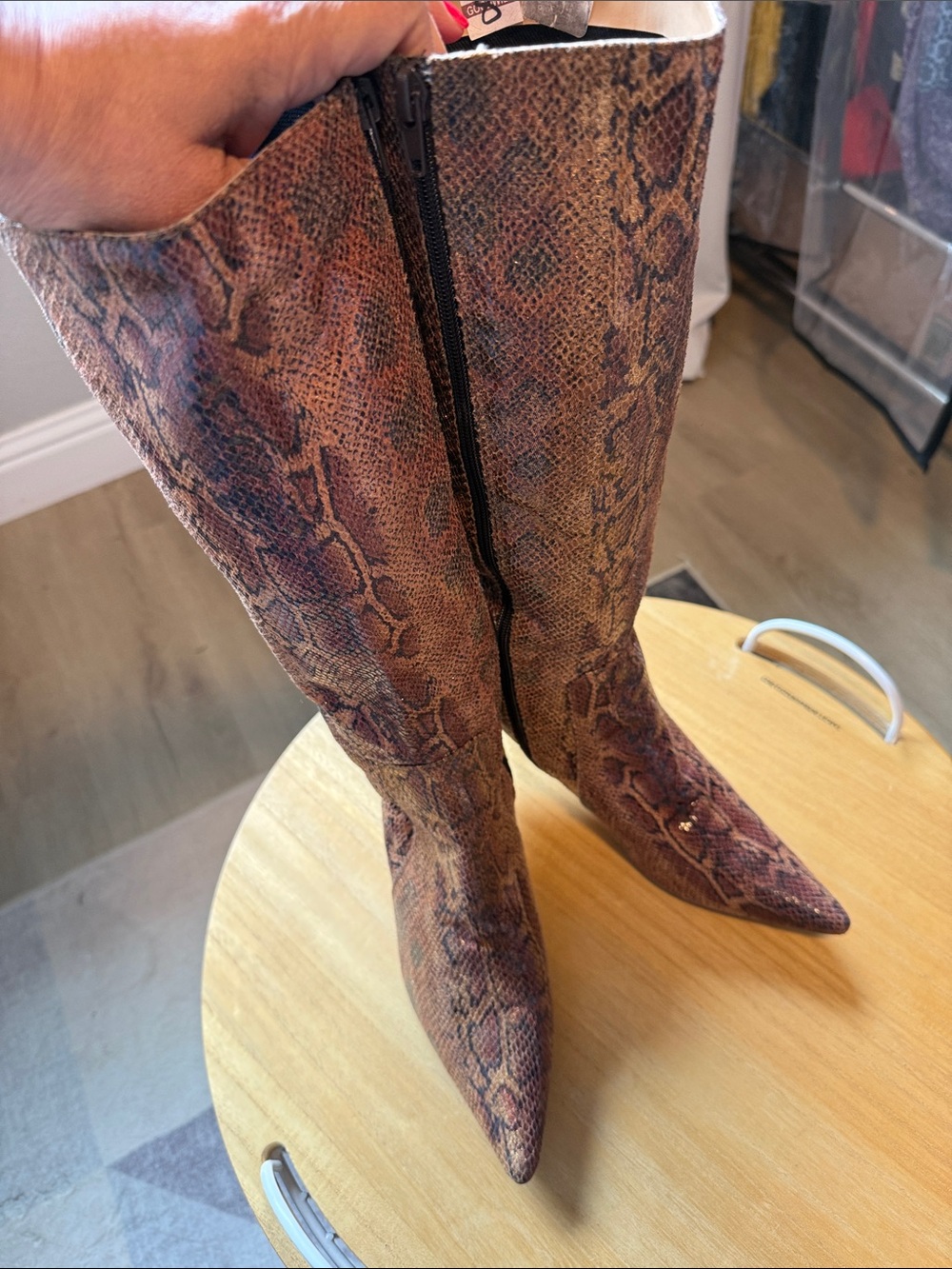Ann Marino Black and Tan Leather Insole Shoe